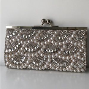 LIKE NEW! Crystal and Pearl Clutch Crossbody